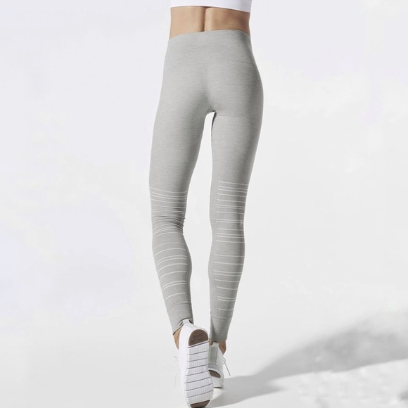 Blanqi SportSupport Hipster Cuffed Legging in Dove Grey Size Medium - Picture 3 of 7